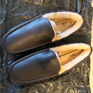 UGG Men's Dark Brown Leather Slippers BRAND NEW!